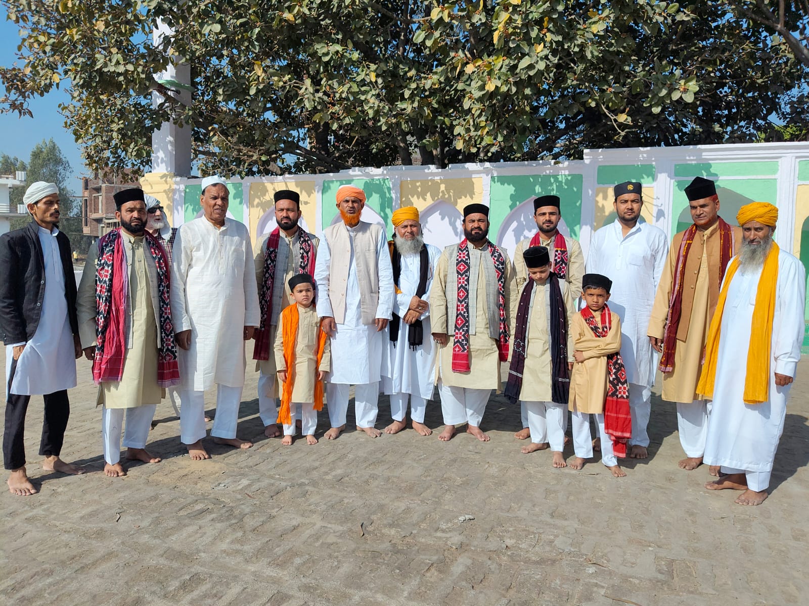 अमरोहा के रजबपुर ईदगाह में अदा की गई नमाज़, दुआओं में उठे हाथ 1 WhatsApp Image 2025 03 31 at 10.39.19 AM 1