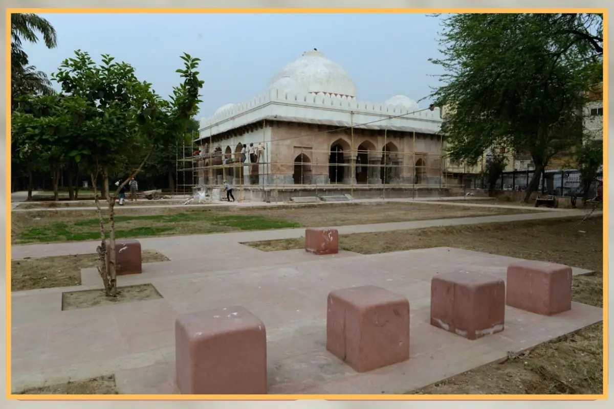 Barakhamba Tomb 6